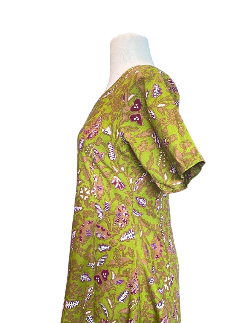 Size Medium Batik Dewi Aori Indonesia Green Dress