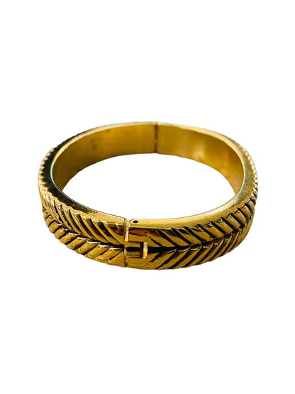 Goldtone Oval Bangle Bracelet Press Down Latch Hinged Herringbone Pattern