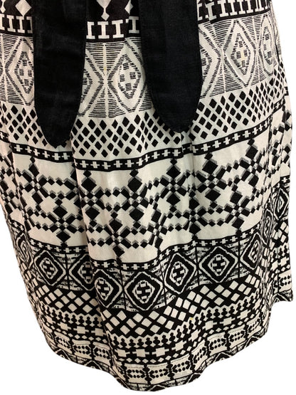 Size 6 Mossimo Linen Rayon Blend Skirt Side Zip Pockets Black White