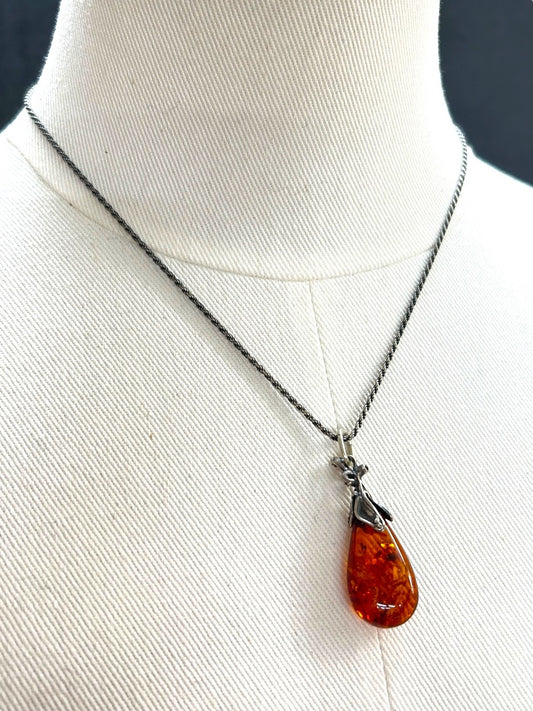 Signed KG Made in Italy Chain Necklace Amber Color Pendant 17 Inch