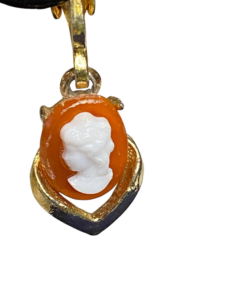Vintage Goldtone Cameo Earrings Non-Pierced Clip On Delicate 10mm Cameo