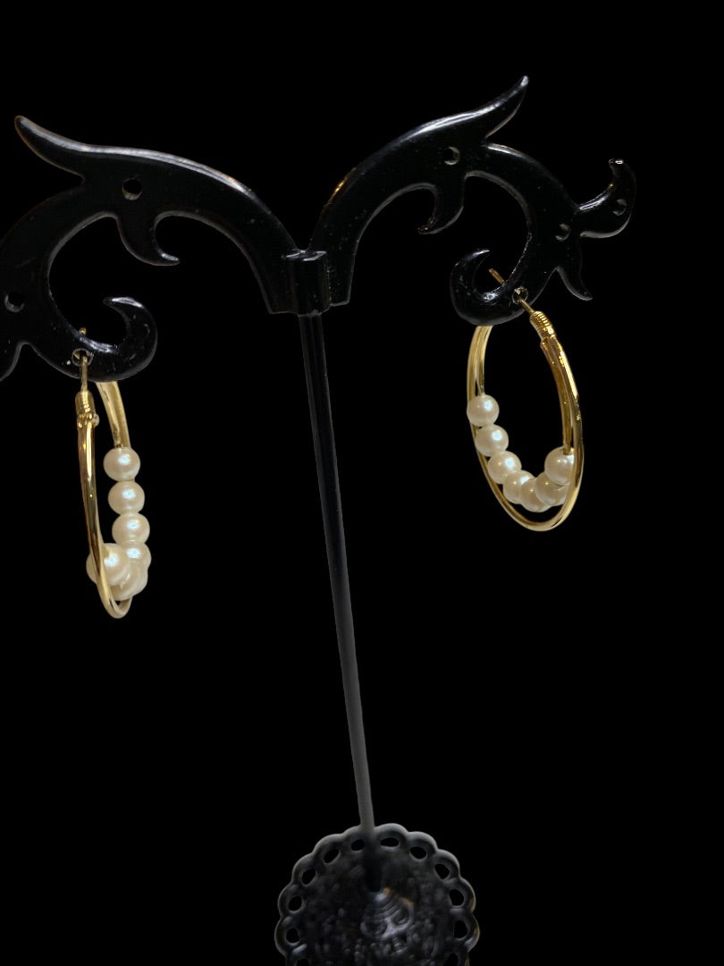 Goldtone Pierced Earrings Lightweight Hoops 1" Diameter Pearls