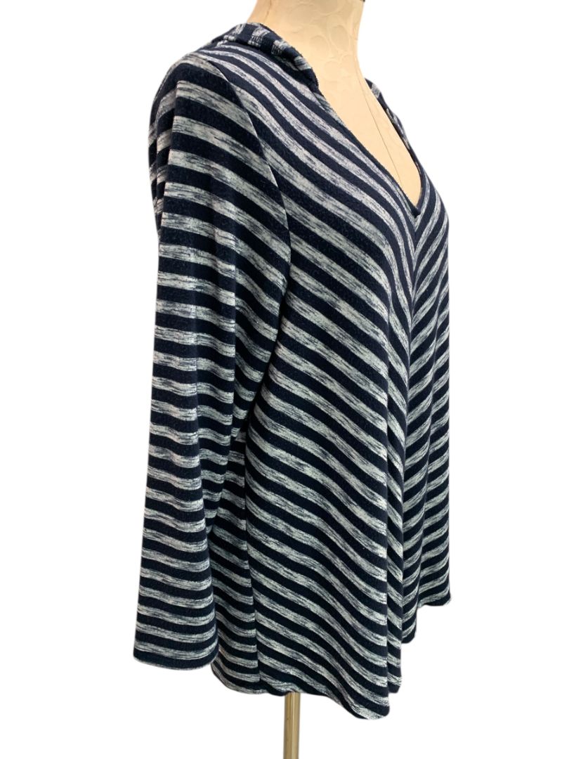 Size 18/20 Avenue Womens Navy Blue Hooded V-Neck Tshirt Long Sleeve