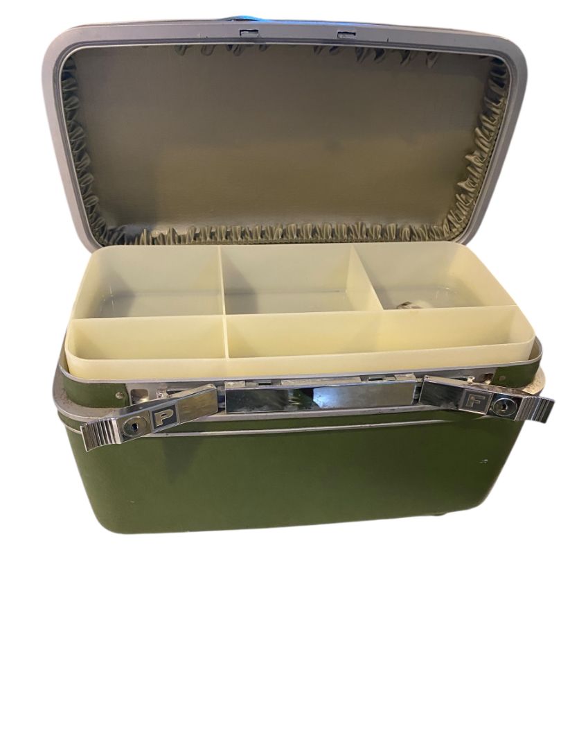 1960s Samsonite Green Silhouette Train Case with Tray and Key