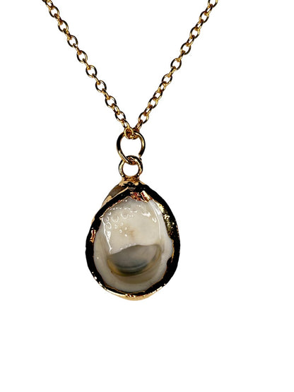 Goldtone 18" Chain Necklace Naural Shell Pendant Beachy Design Small Delicate