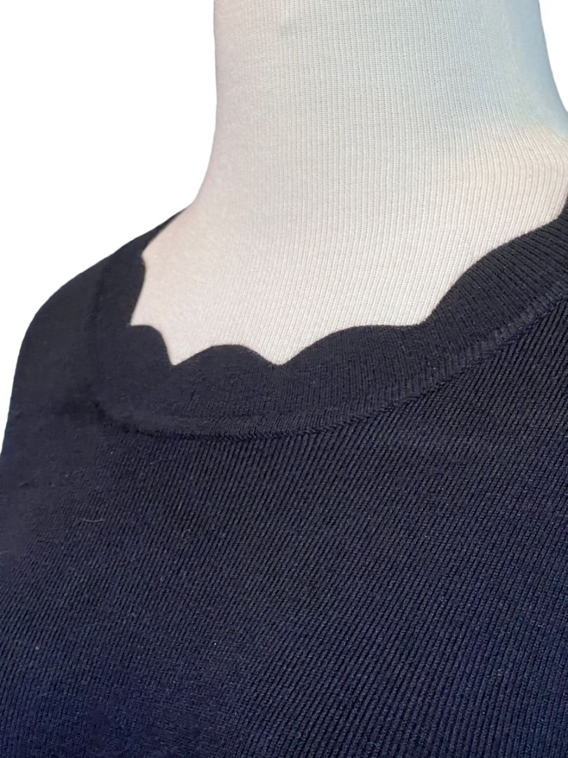 Size Small 41 Hawthorn Black Scalloped Collar Soft Sweater Lightweight