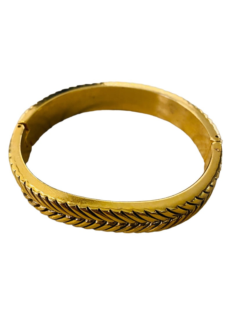 Goldtone Oval Bangle Bracelet Press Down Latch Hinged Herringbone Pattern