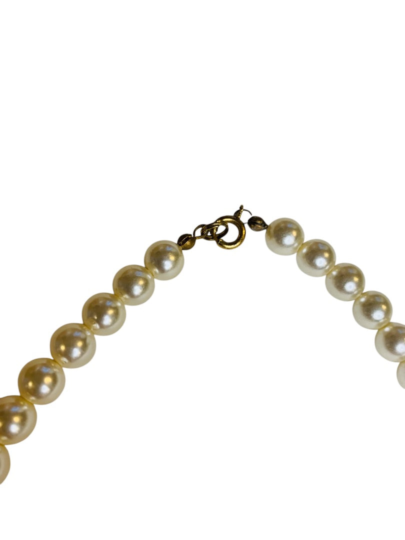 Vintage 21 Inch Faux Pearl Necklace Off White Spring Clasp