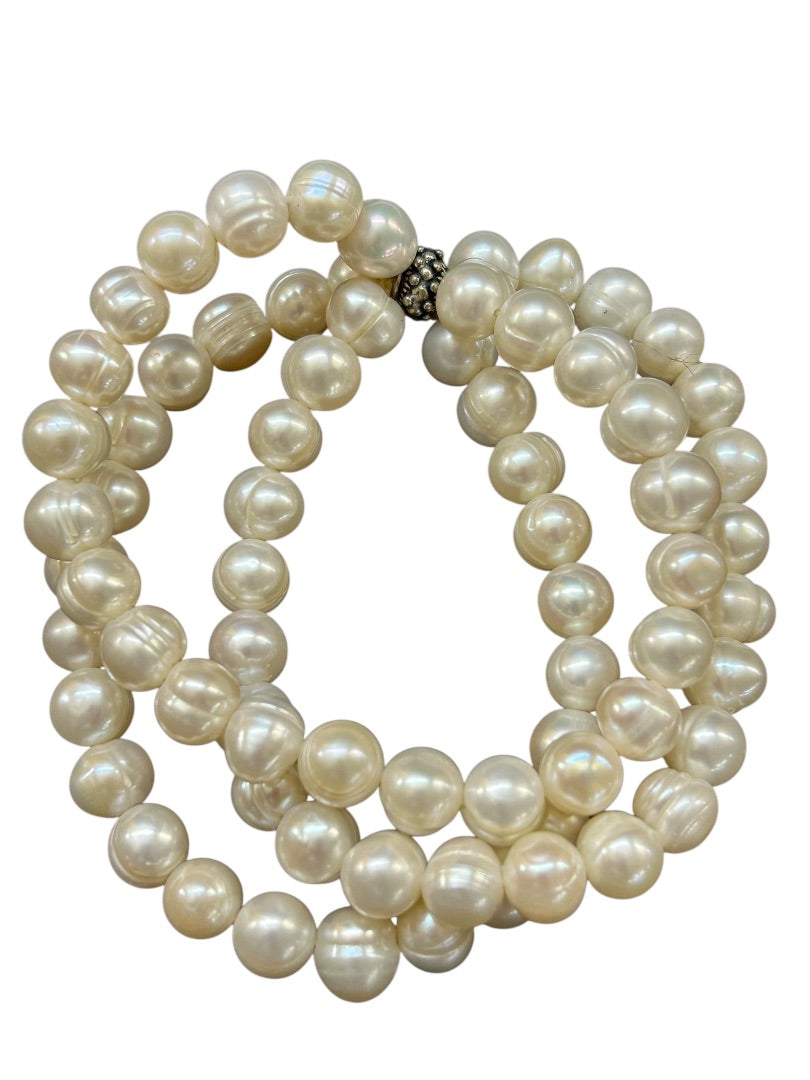 Triple Strand 9mm Pearl Stretch Bracelet Twist Silvertone Spacer