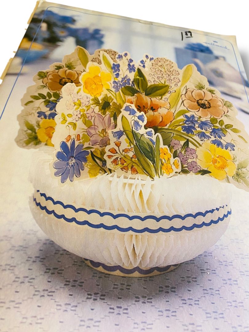 Vintage Hallmark Blue Ribbon Bouquet Honeycomb 10" 375CP101-3