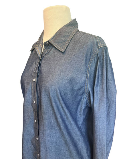 Size Medium Izod Pearl Snap Denim Shirt NWT 100% Cotton