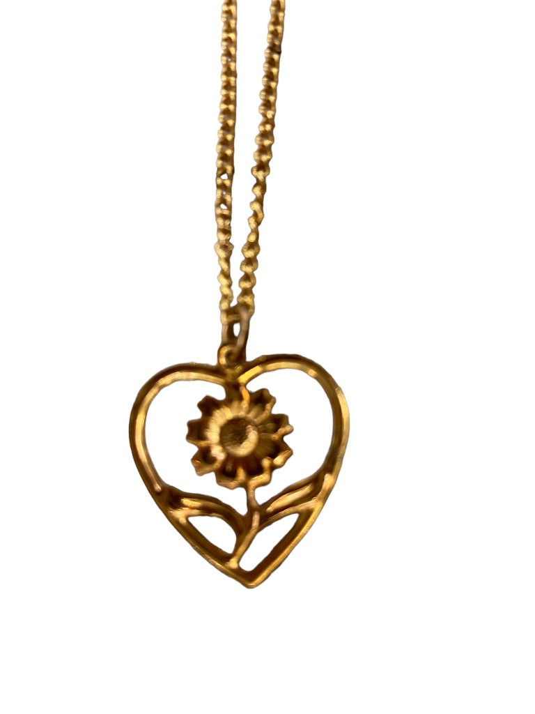 Goldtone Necklace Floral 1" Heart Pendant on 19" Chain Red White