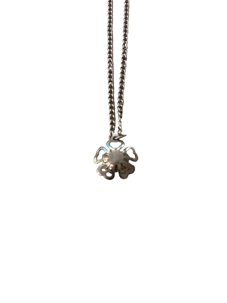 Silvertone and .5" Pearl Pendant Dimensional Flower 16" Chain Delicate