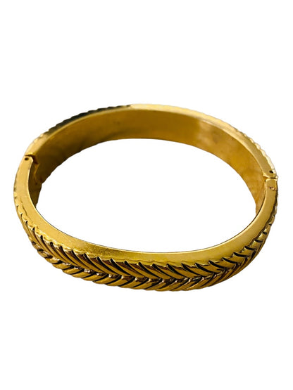 Goldtone Oval Bangle Bracelet Press Down Latch Hinged Herringbone Pattern