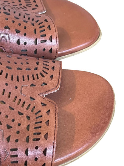 8.5 Earth Mule Slides Perforated Brown Leather Sandals Comfort