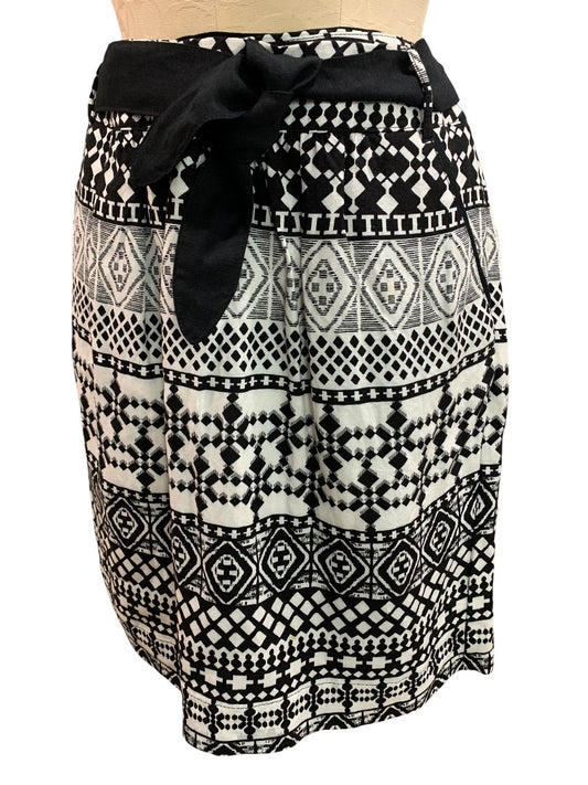 Size 6 Mossimo Linen Rayon Blend Skirt Side Zip Pockets Black White