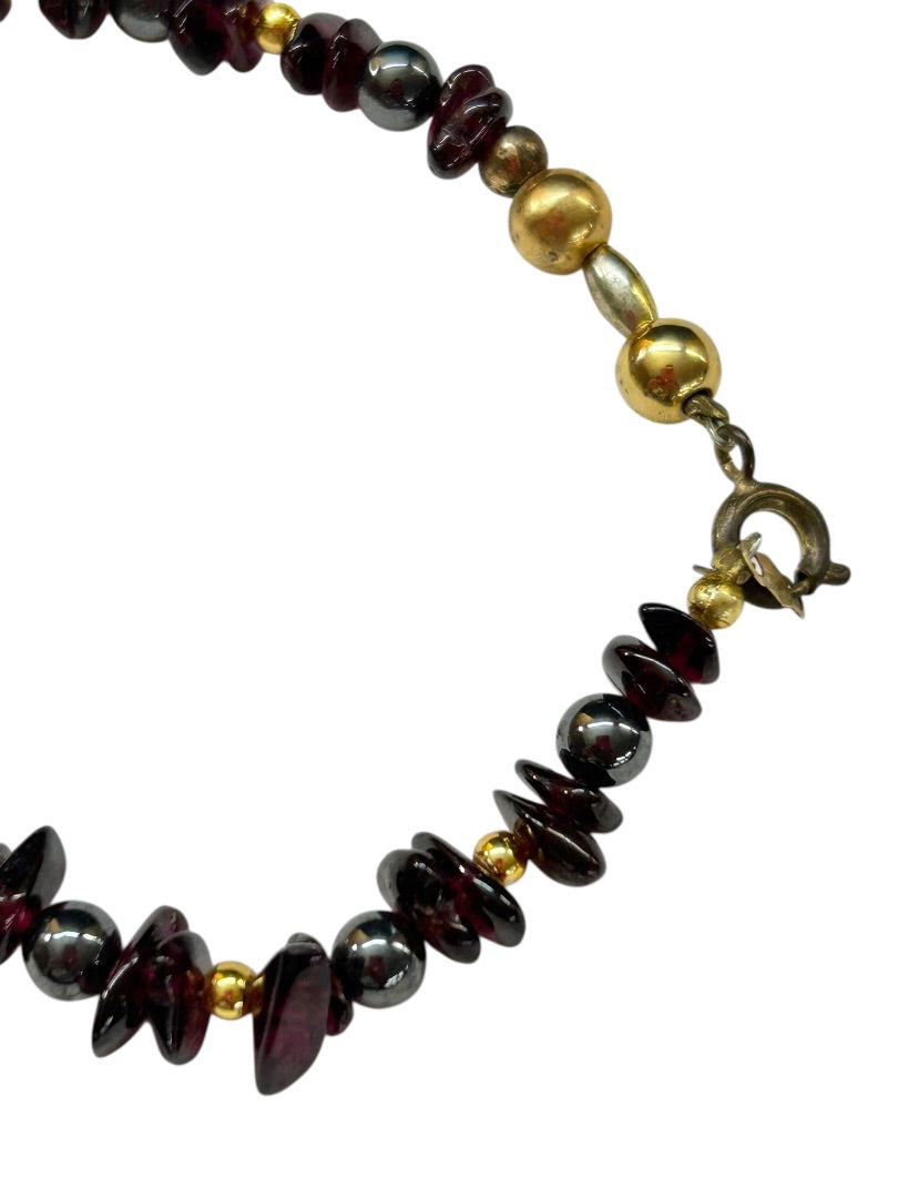 Beaded 7.5 Inch Spring Clasp Bracelet Goldtone Black White