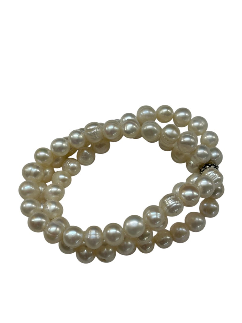 Triple Strand 9mm Pearl Stretch Bracelet Twist Silvertone Spacer