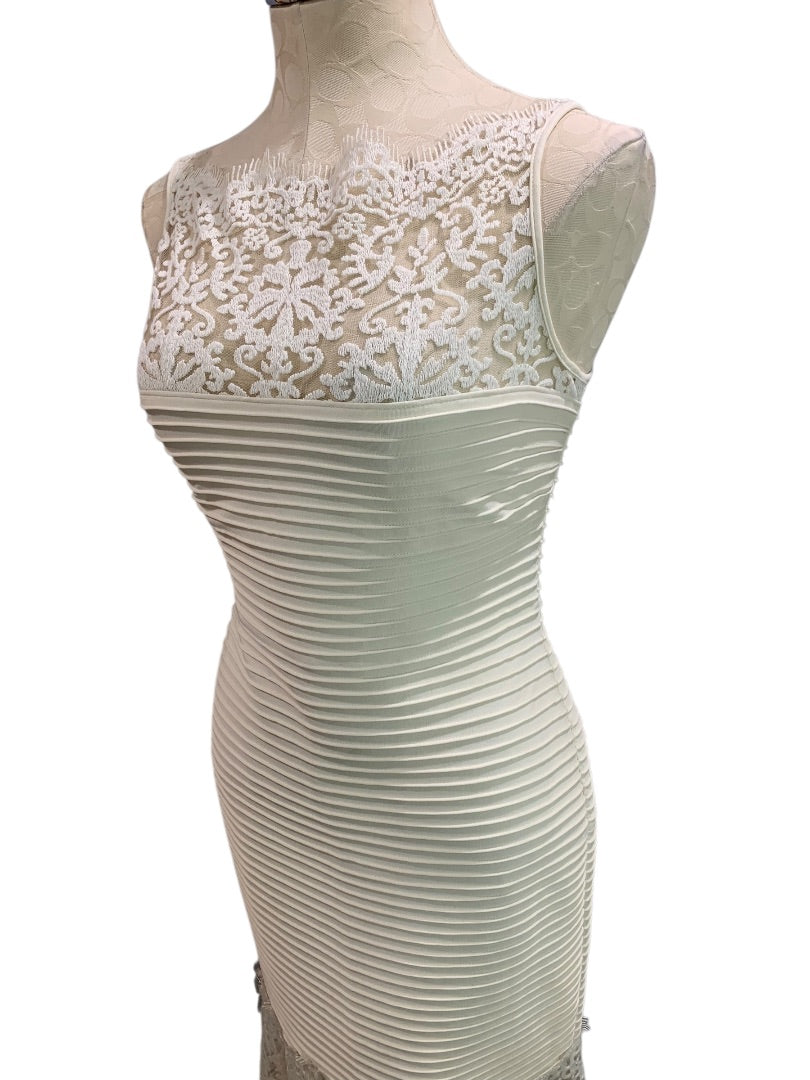XS Tadashi Shoji Pintuck Lace Gown Ivory Boatneck Romantic