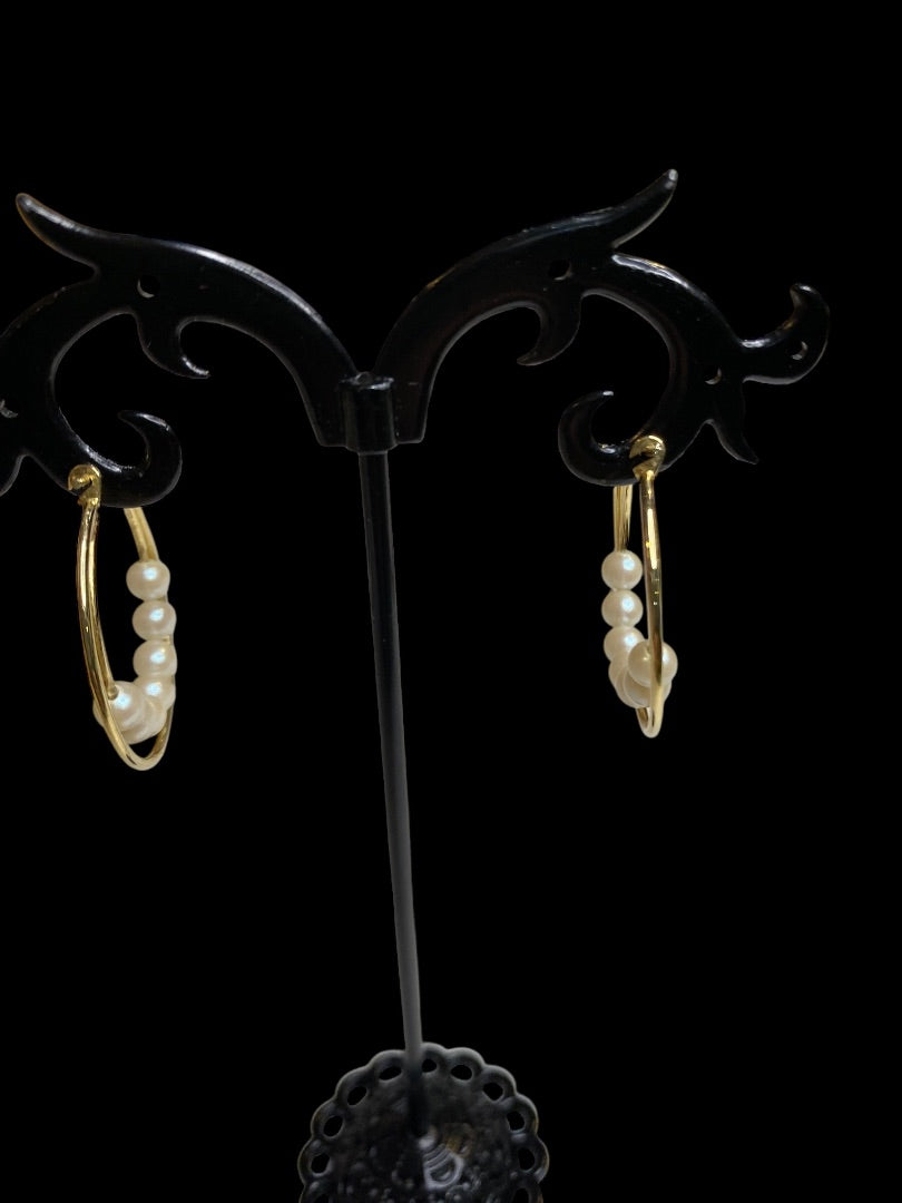 Goldtone Pierced Earrings Lightweight Hoops 1" Diameter Pearls
