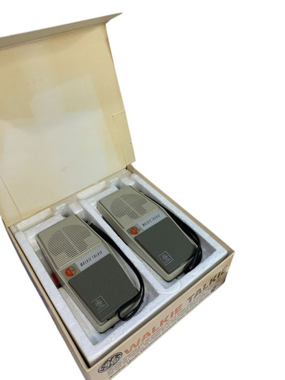 Vintage GE Walkie Talkie Toy Model Y 7110 in Box Olive Green Light Beige