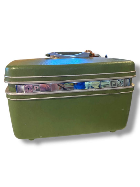 1960s Samsonite Green Silhouette Train Case with Tray and Key