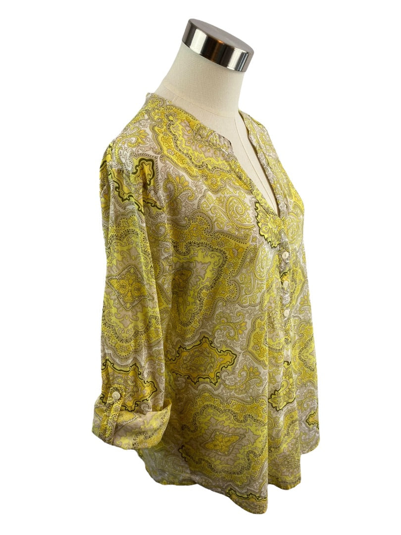 XL Old Navy Women's Lightweight V-Neck Button Up Blouse Yellow Paisley