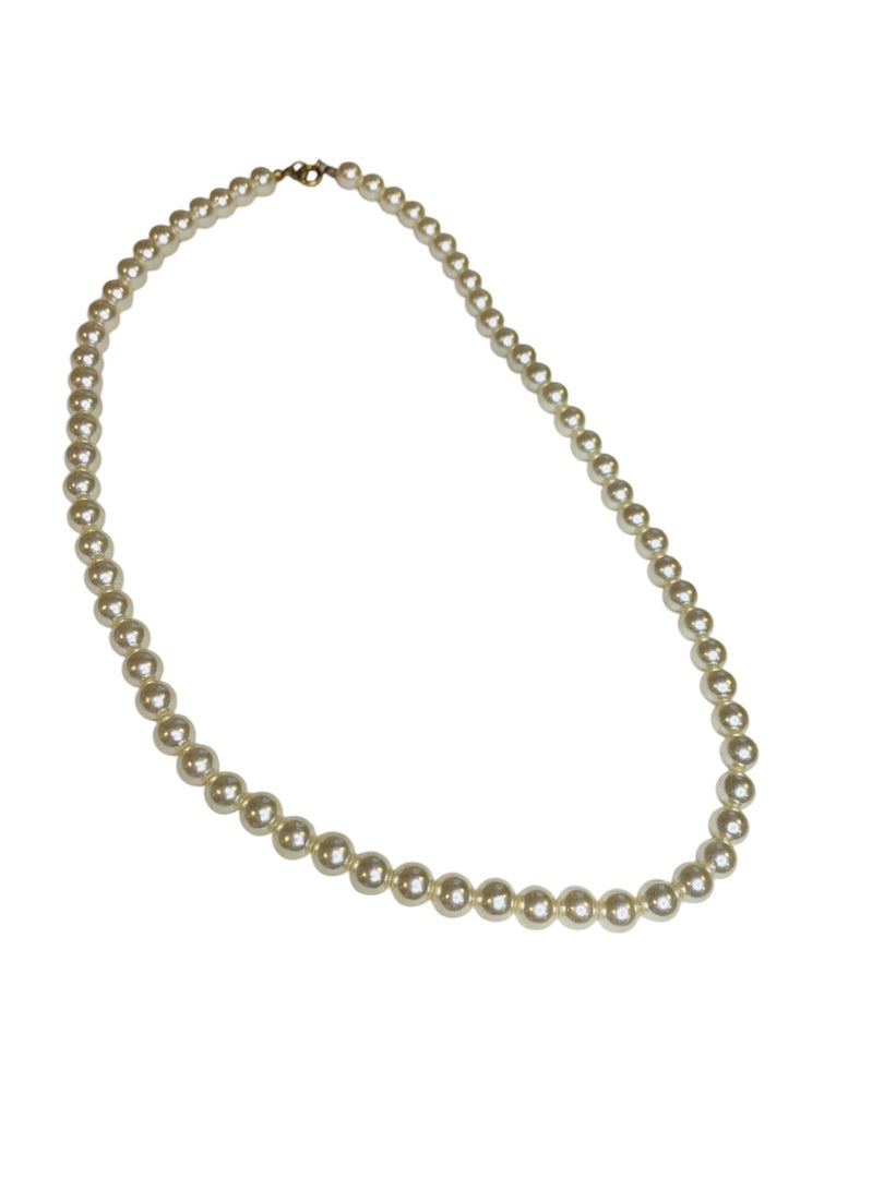 Vintage 21 Inch Faux Pearl Necklace Off White Spring Clasp