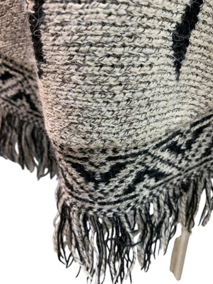 Small Medium Metric Womens Aztec Poncho Style Sweater Arms