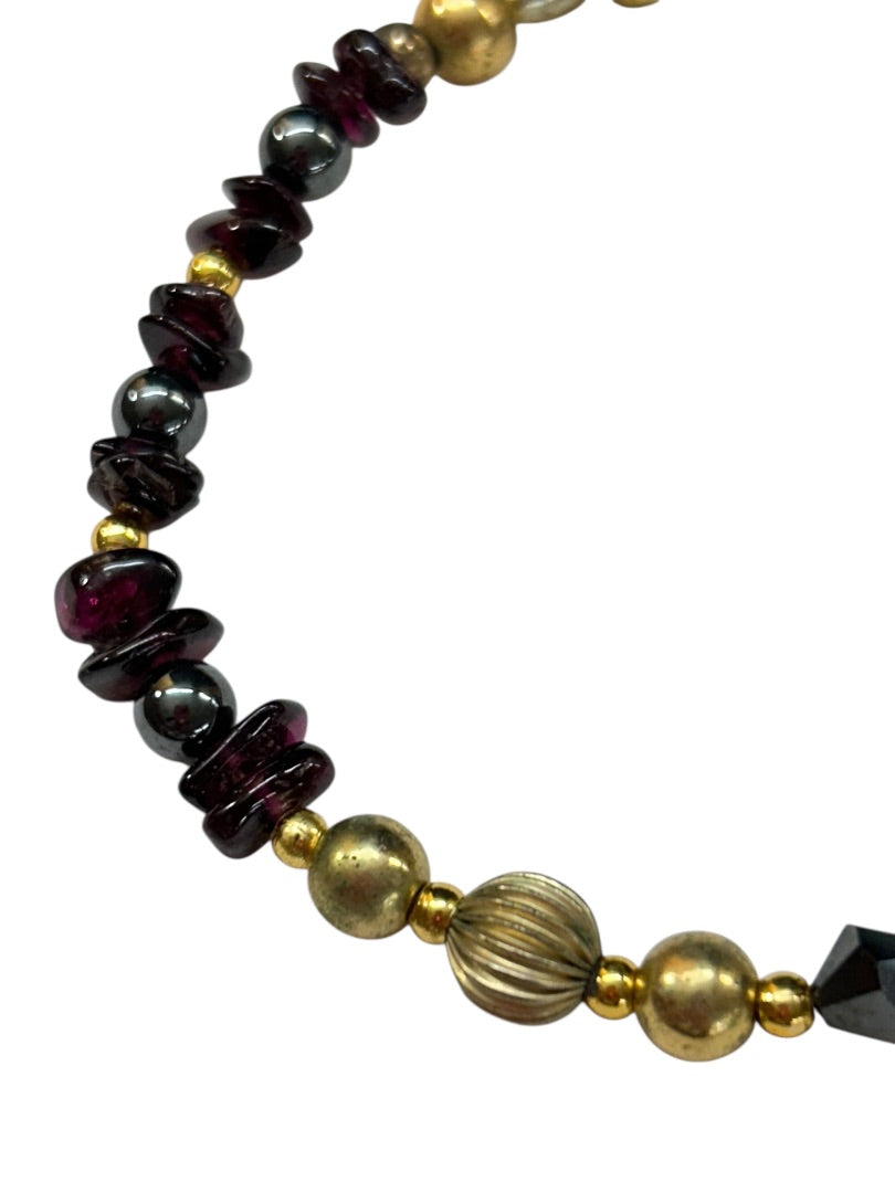 Beaded 7.5 Inch Spring Clasp Bracelet Goldtone Black White