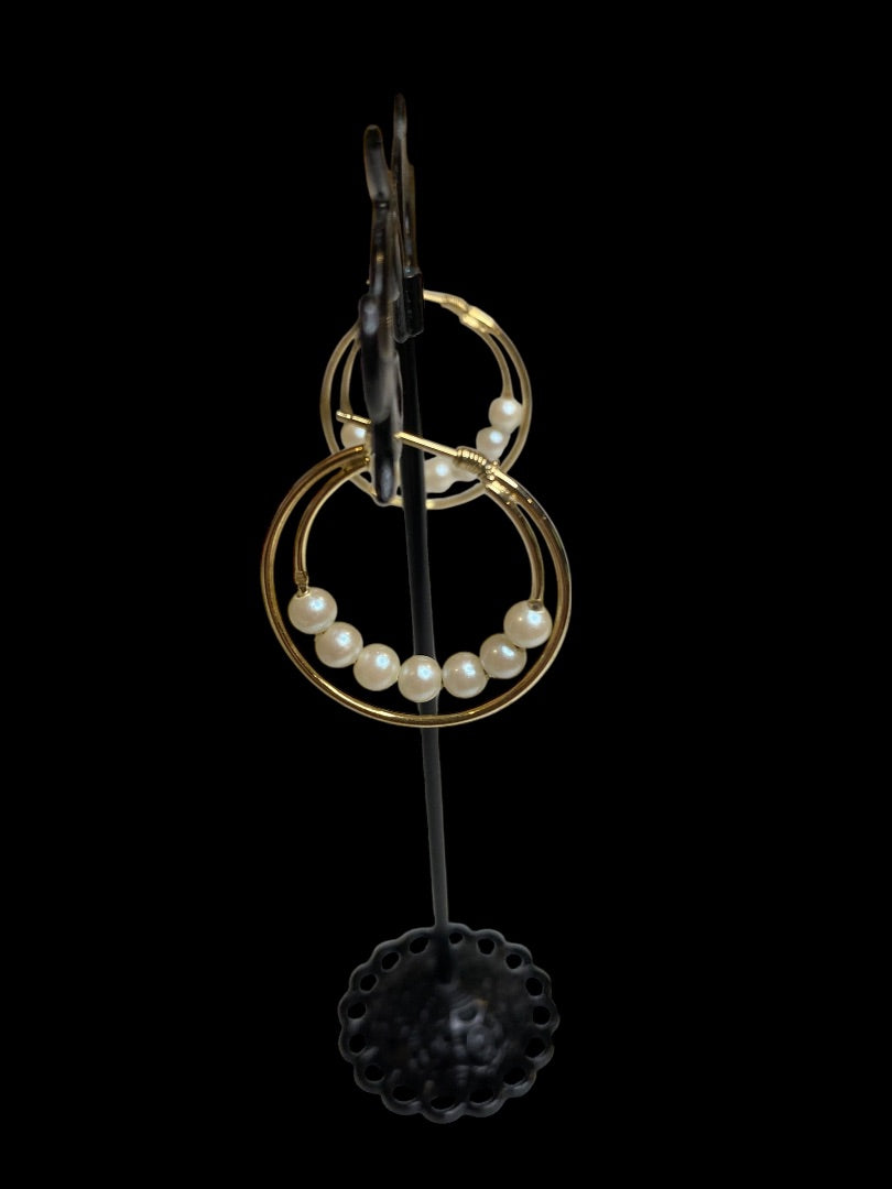 Goldtone Pierced Earrings Lightweight Hoops 1" Diameter Pearls