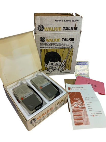 Vintage GE Walkie Talkie Toy Model Y 7110 in Box Olive Green Light Beige