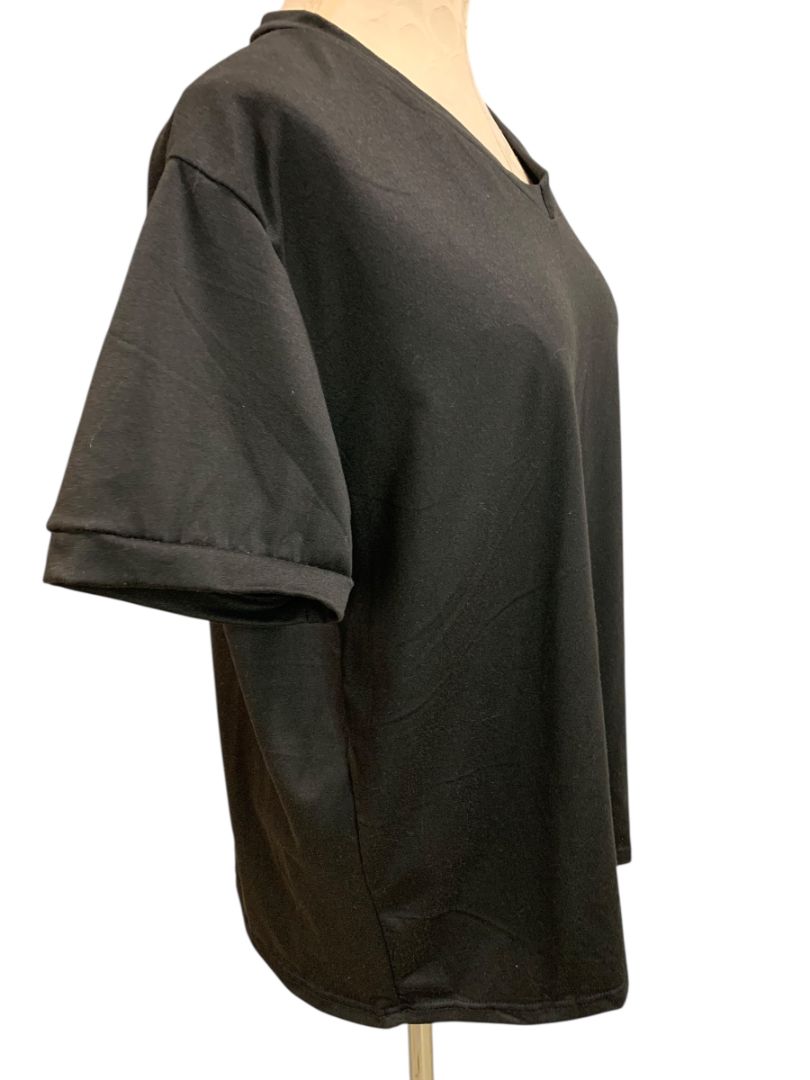 Size 1XL Womens Black Short Sleeve V-Neck Tshirt