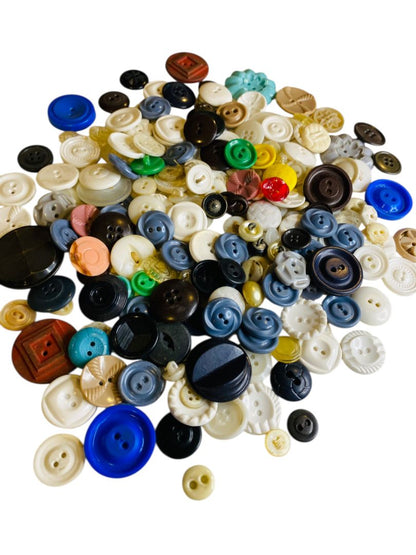 Set of 8 Midcentury Assorted Plastic Buttons Craft Sew 8 ounces