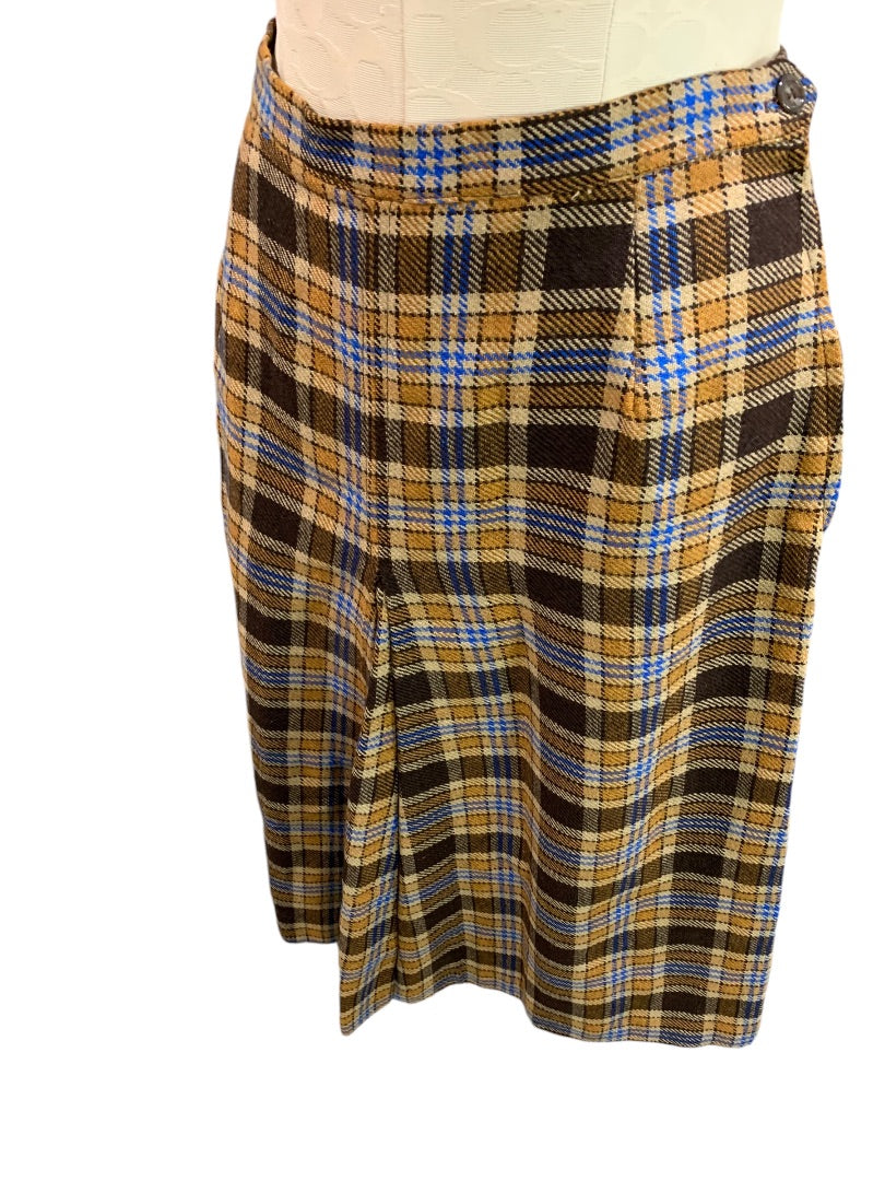 Small Vintage 1970s Wool A-Line Plaid Skirt Front Pleat Union Label Side Zip