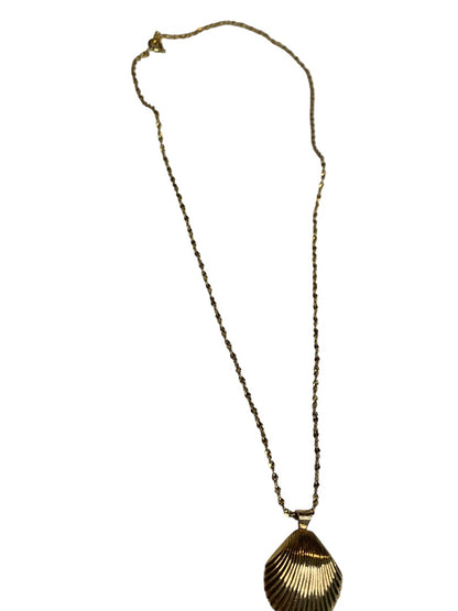 Goldtone Necklace 17.5 Inch Seashell Pendant with Spring Clasp
