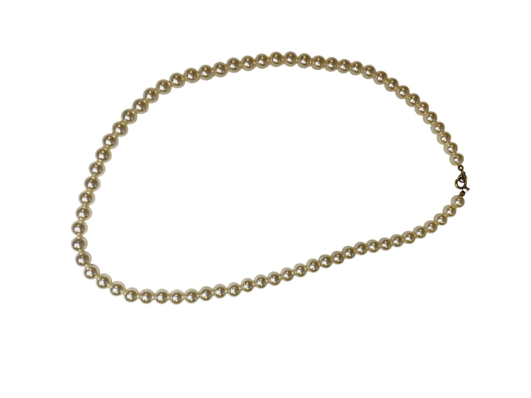 Vintage 21 Inch Faux Pearl Necklace Off White Spring Clasp