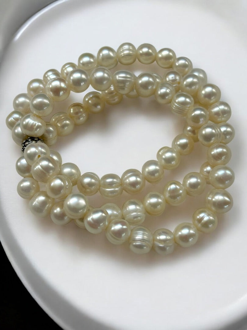 Triple Strand 9mm Pearl Stretch Bracelet Twist Silvertone Spacer