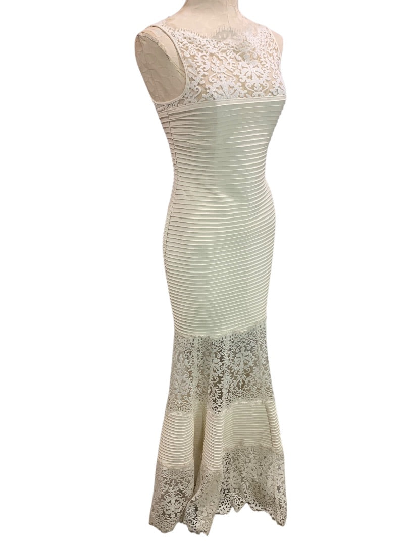 XS Tadashi Shoji Pintuck Lace Gown Ivory Boatneck Romantic