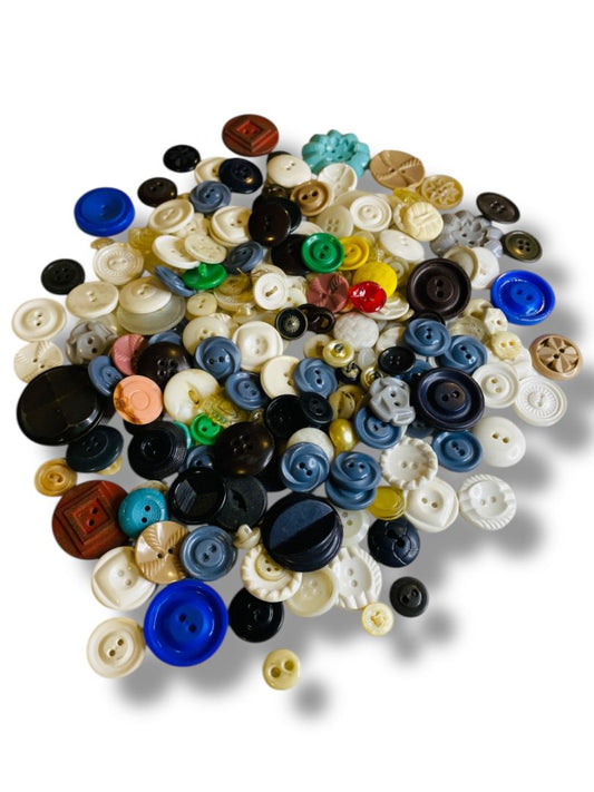 Set of 8 Midcentury Assorted Plastic Buttons Craft Sew 8 ounces