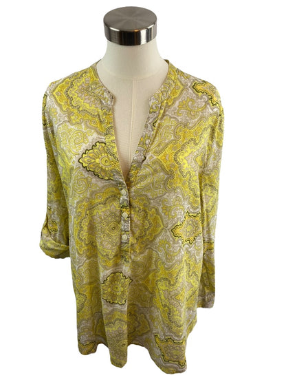 XL Old Navy Women's Lightweight V-Neck Button Up Blouse Yellow Paisley