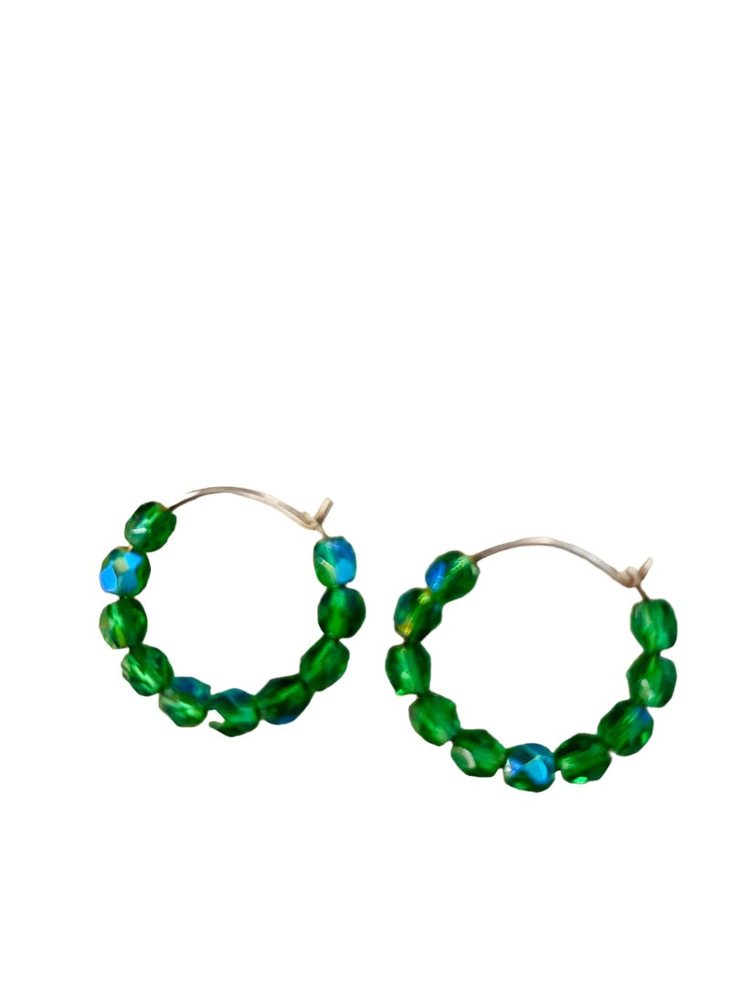 Pierced Silvertone Green Beaded Hoop Earrings Pierced Latch Back .8" Diameter