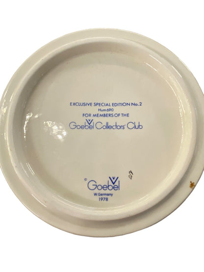 Goebel Collectors Club Member Plate Special Edition No 2 Hum690 1978