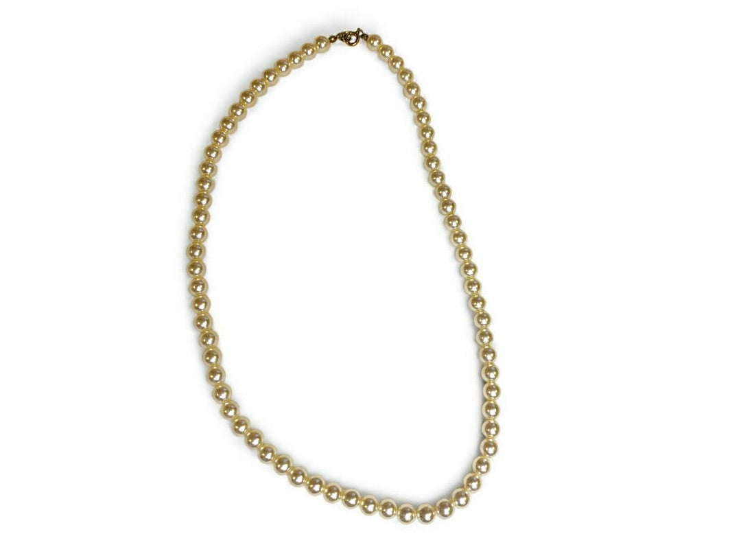 Vintage 21 Inch Faux Pearl Necklace Off White Spring Clasp