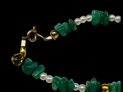 Green Chip Bead Stone Beaded 7.75 Inch Bracelet Goldtone Spring Clasp