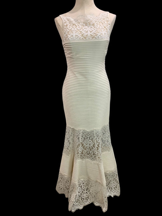 XS Tadashi Shoji Pintuck Lace Gown Ivory Boatneck Romantic