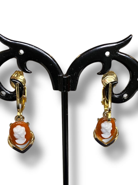 Vintage Goldtone Cameo Earrings Non-Pierced Clip On Delicate 10mm Cameo