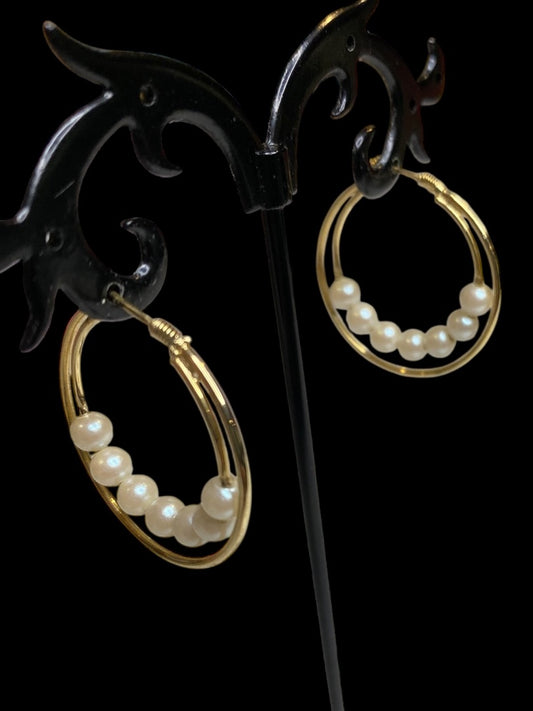 Goldtone Pierced Earrings Lightweight Hoops 1" Diameter Pearls