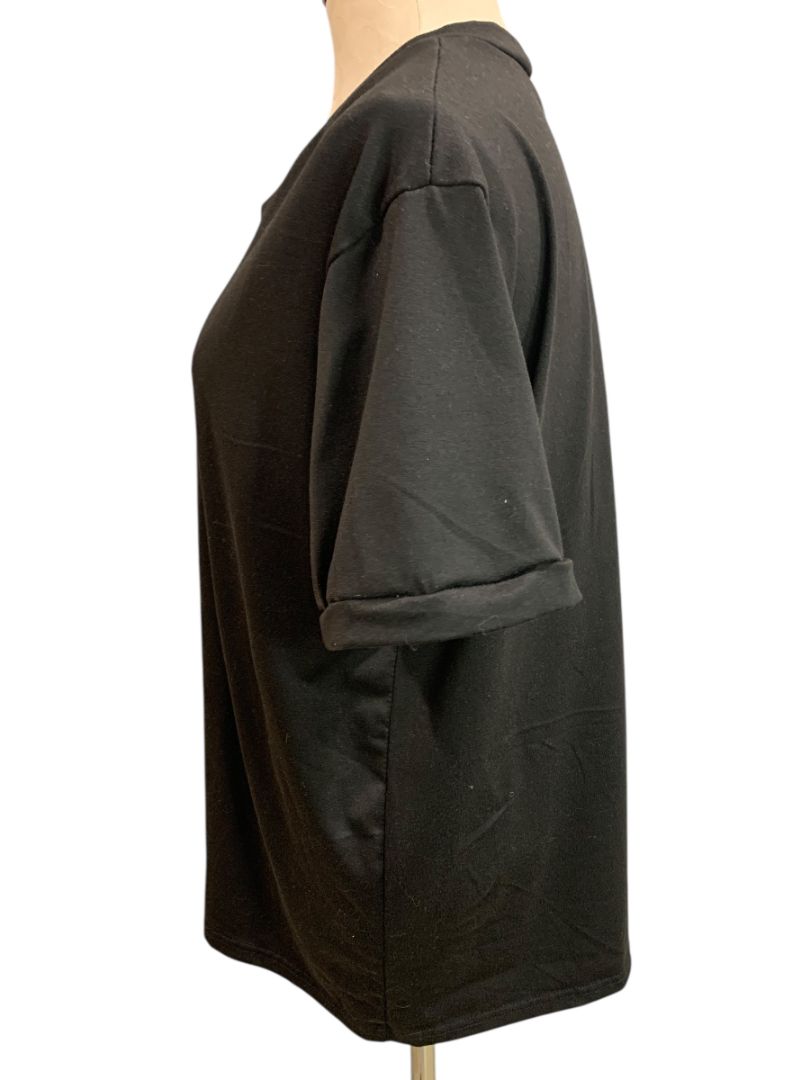 Size 1XL Womens Black Short Sleeve V-Neck Tshirt