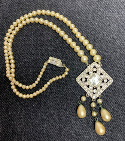 Vintage Pearl Necklace Rhinestone Pendant Box Clasp Ornate 16.5"